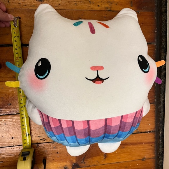 DreamWorks Gabby’s Dollhouse Cakey Cat Cuddle Pillow Plush Toy NWOT’s - Picture 5 of 5